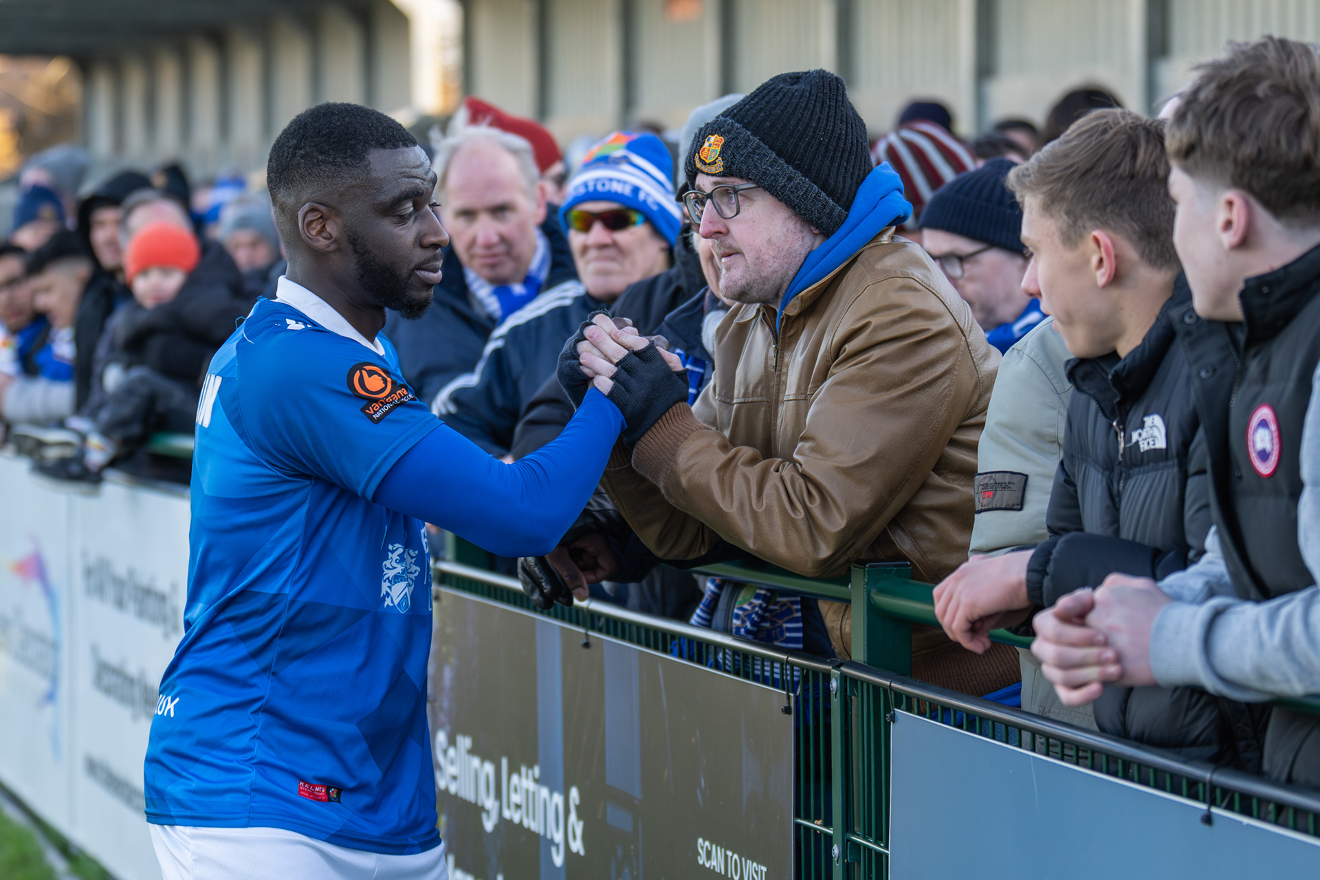 Enzio Boldewijn celebrates with the fans