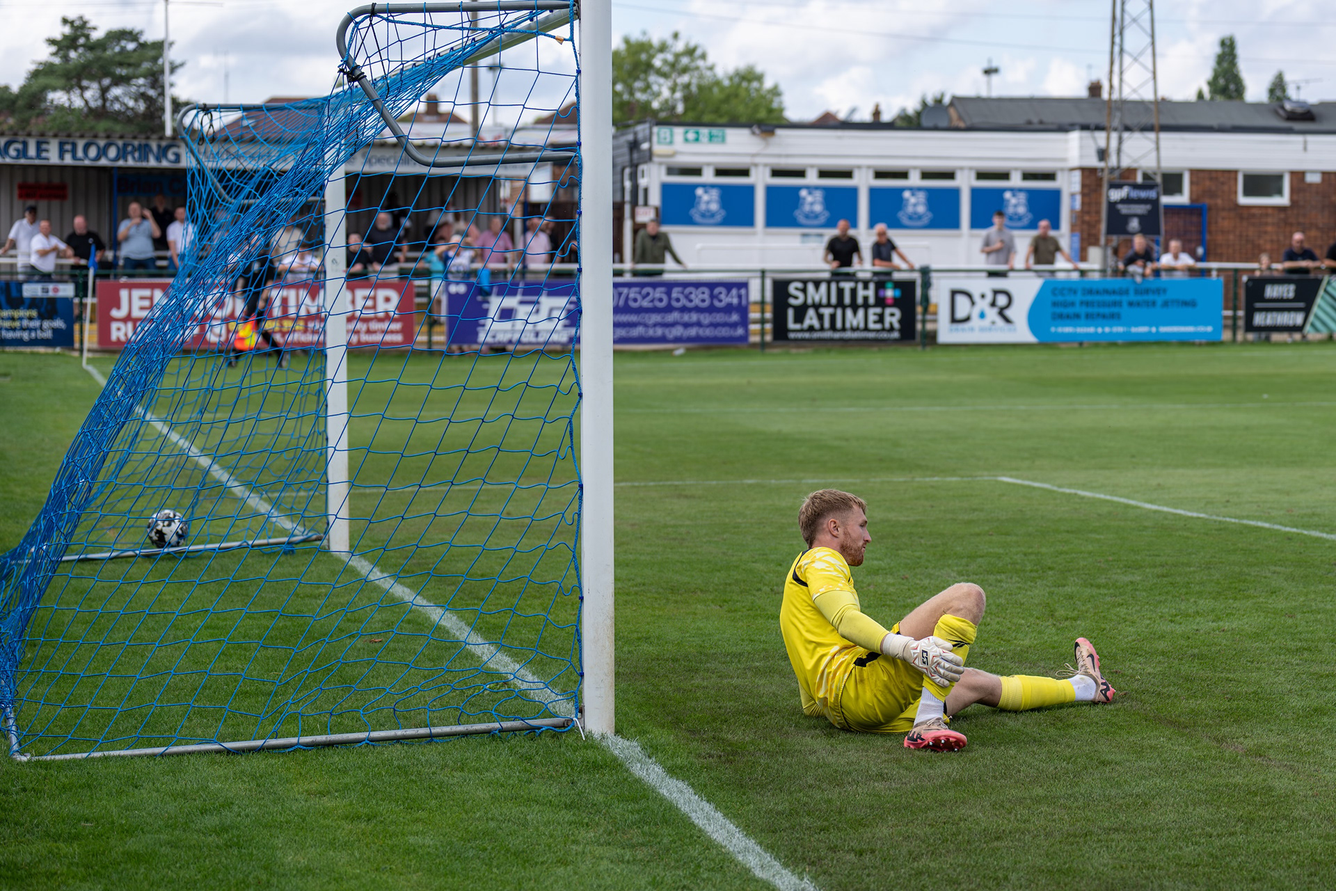 ....past Mk Dons keeper to put the Stones 2-0 up!