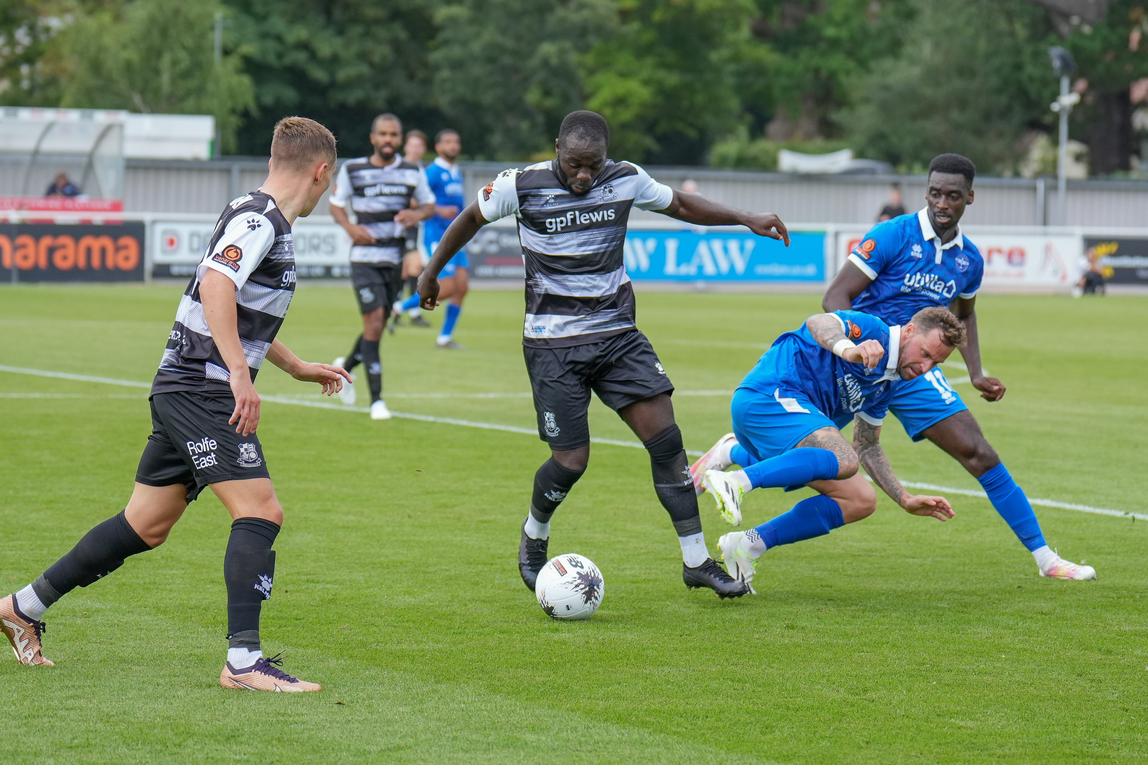 Fela wins the ball back