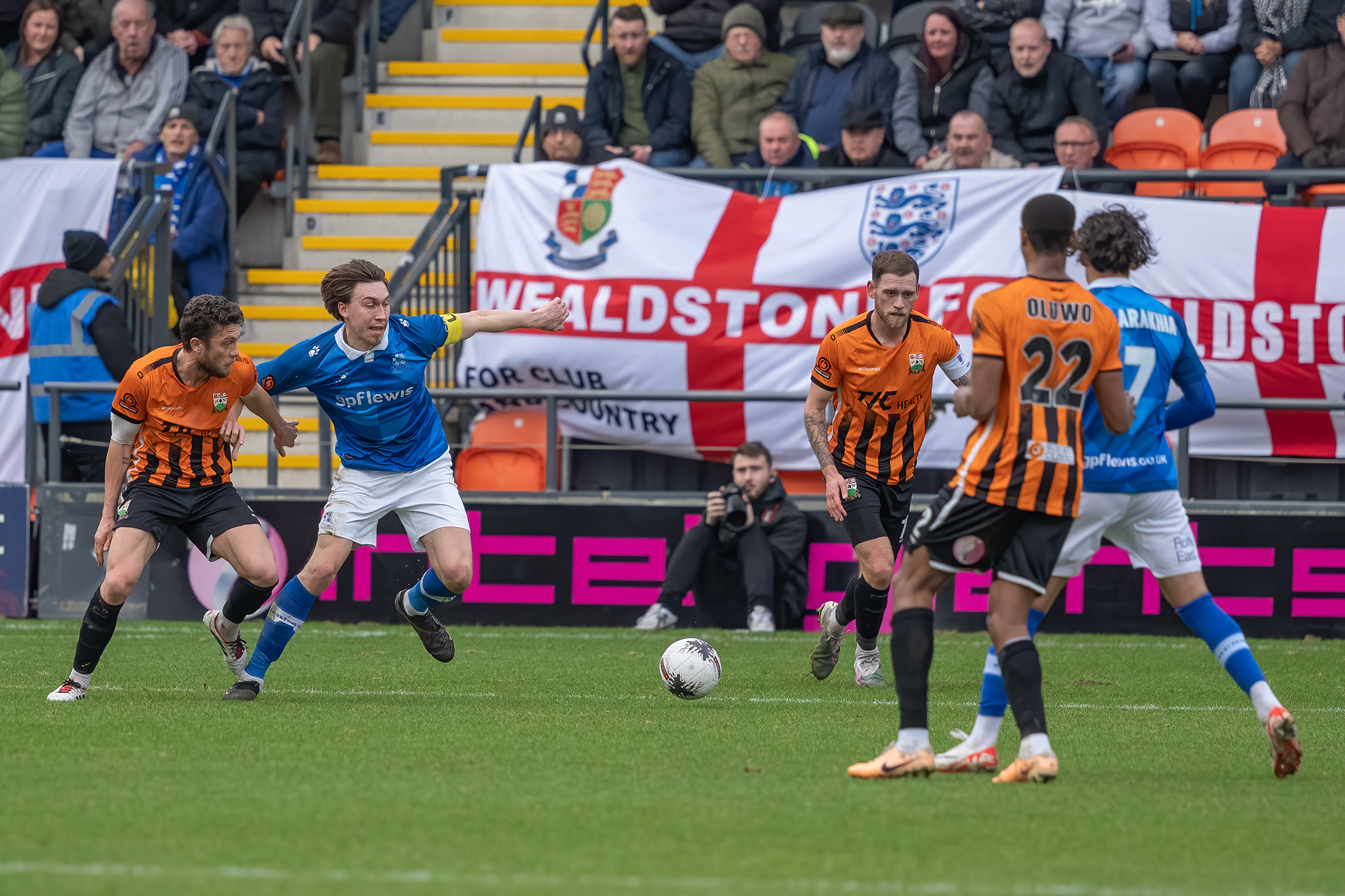 Stones battle for the loose ball