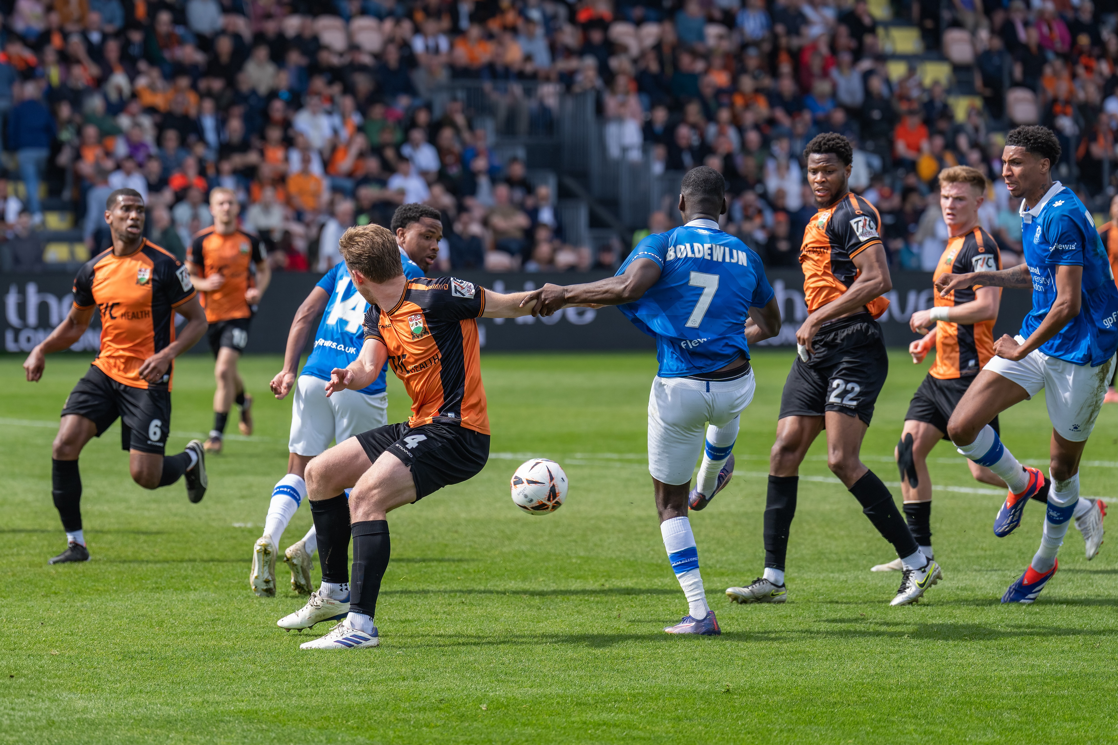 Enzio Boldewijn connects with Max Kretzschmar's cross to force an excellent save from Evans