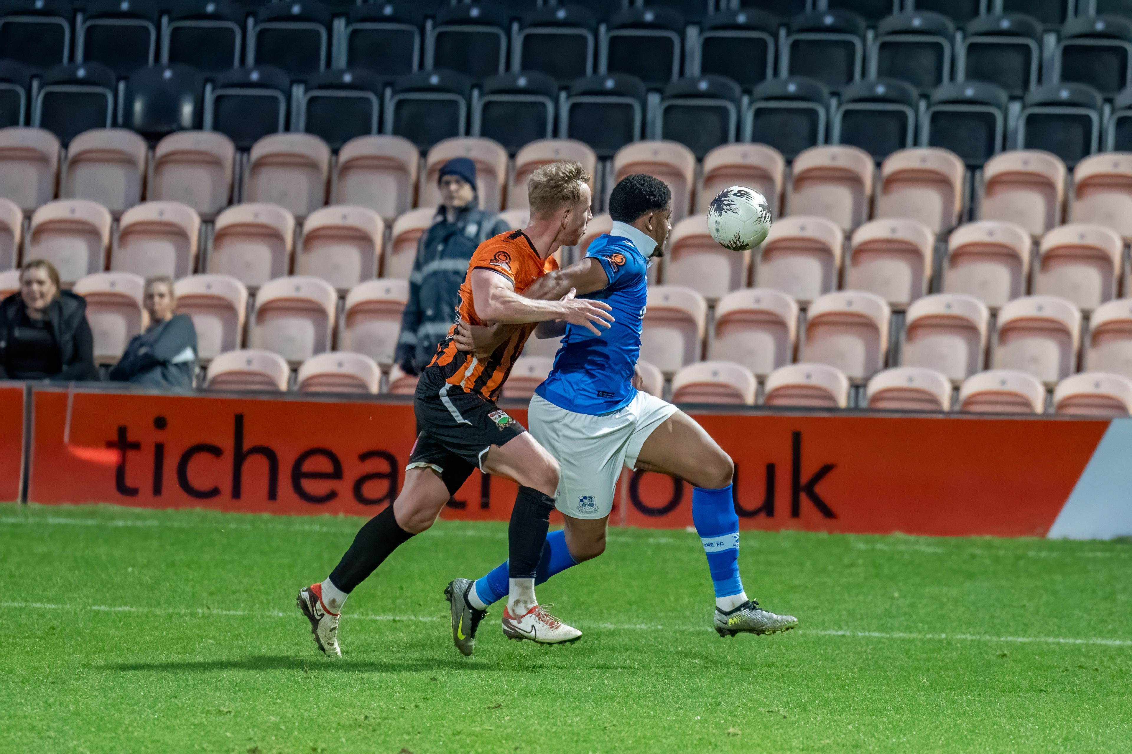 Corie Andrews chases Jaydn Mundles-Smith's pass.......