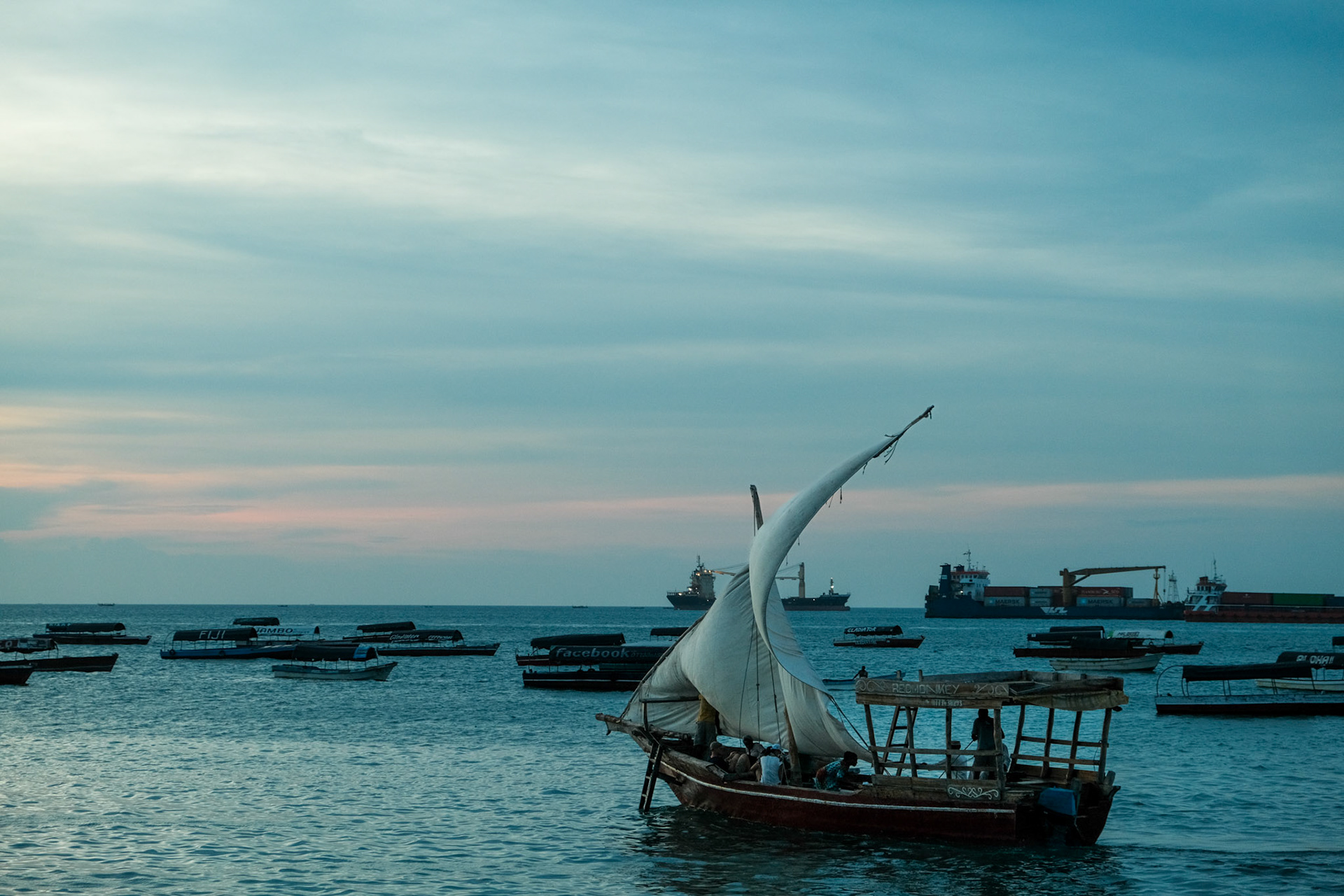 Dhow with tourists