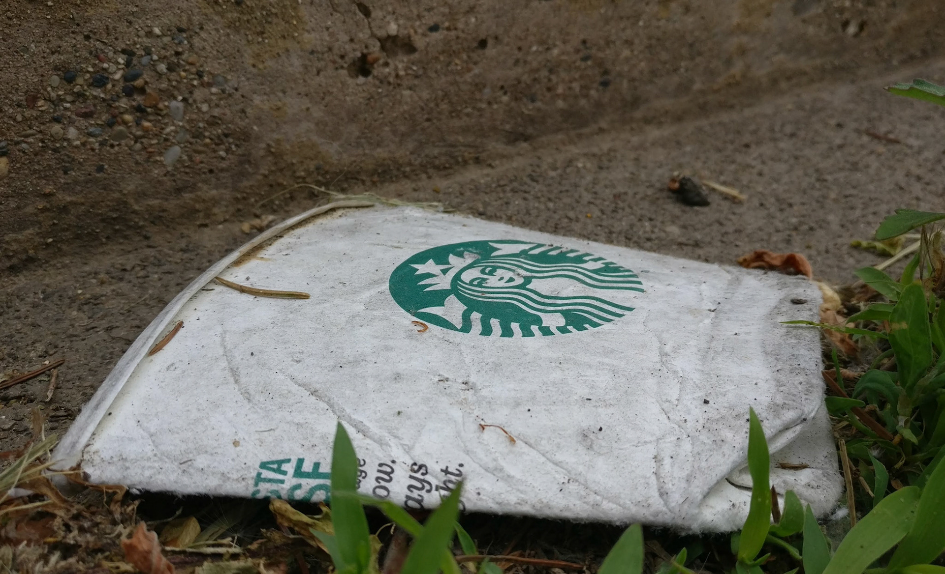 "#301" (600_ _), Grand Avenue, Lake County, IL  [smashed strbx]