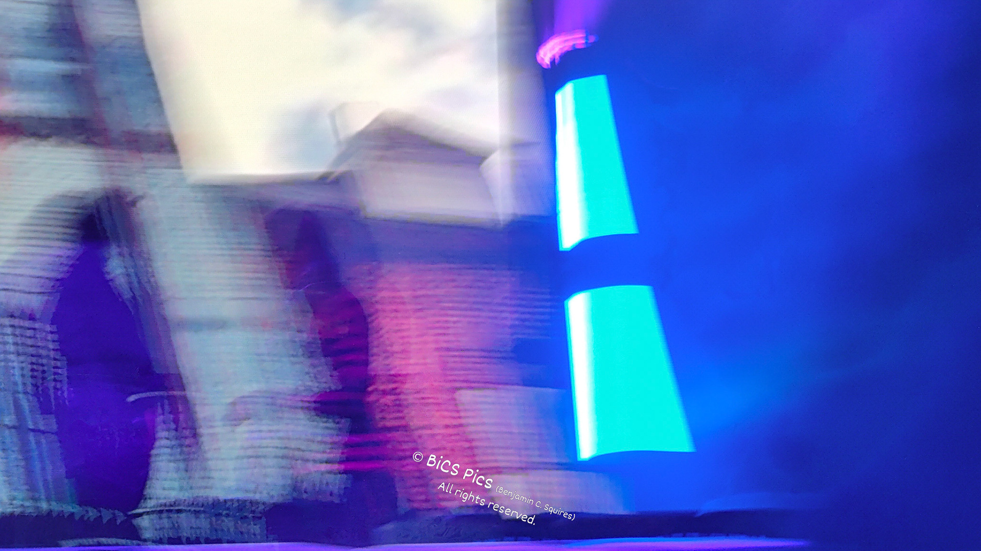 "Cape Guitar Lighthouse", Dean DeLeo &amp; Ryan Smith, Stone Temple Pilots (on "Plush"), American Family Insurance Amphitheater, Milwaukee, WI