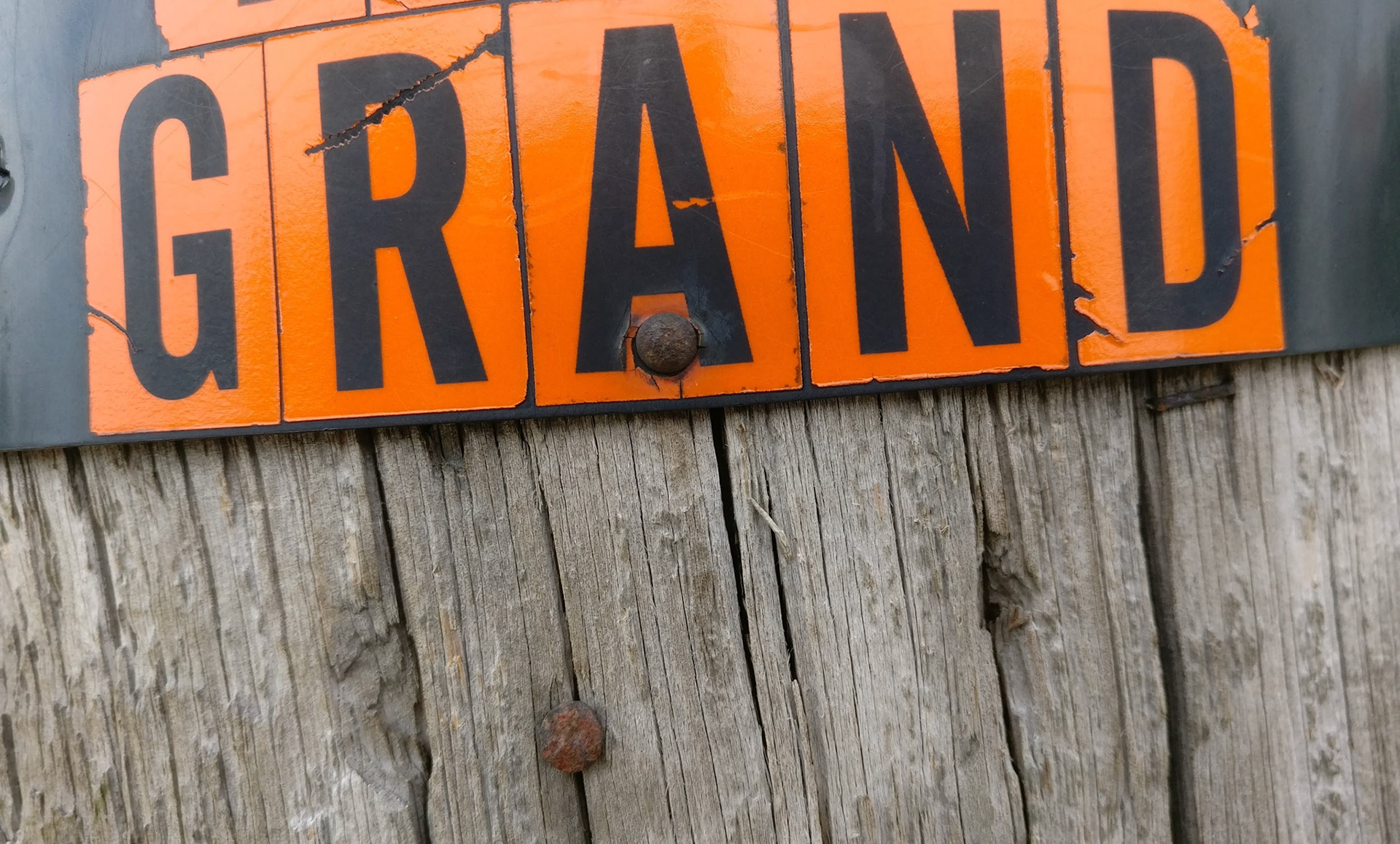 "#601" (600_ _), Grand Avenue, Lake County, IL  [grand pole]