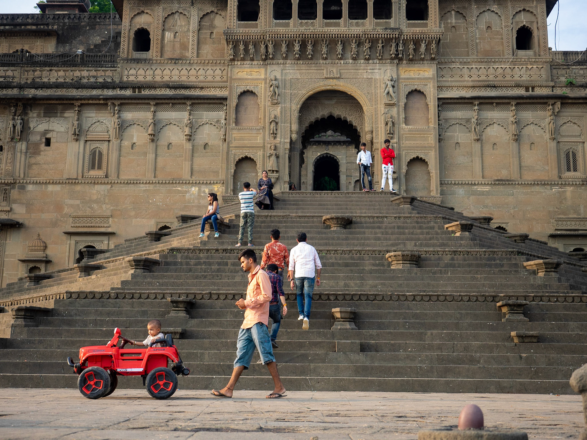 Maheshwar Ghats