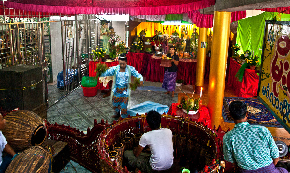 Pwe Dance, Hintha Gon Paya, Bago