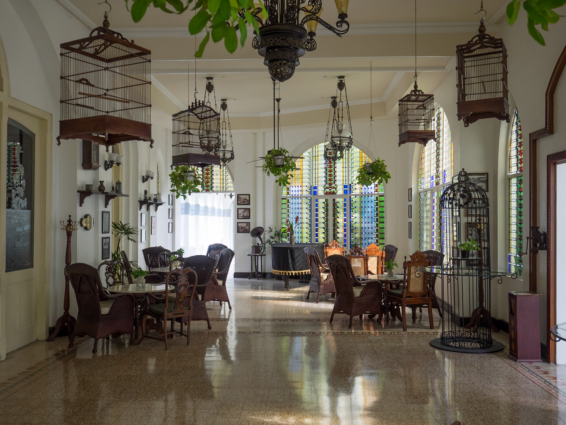 Majapahit Hotel, Surabaya