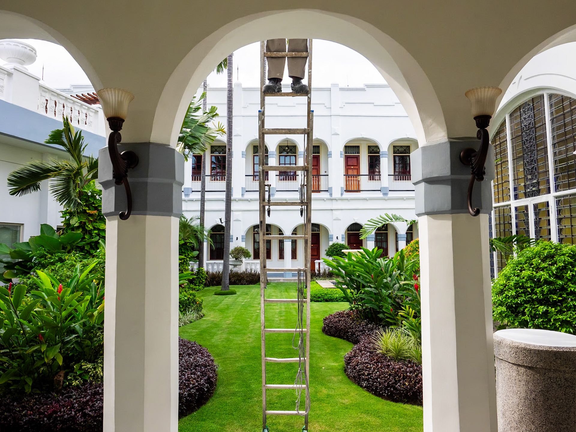Majapahit Hotel, Surabaya