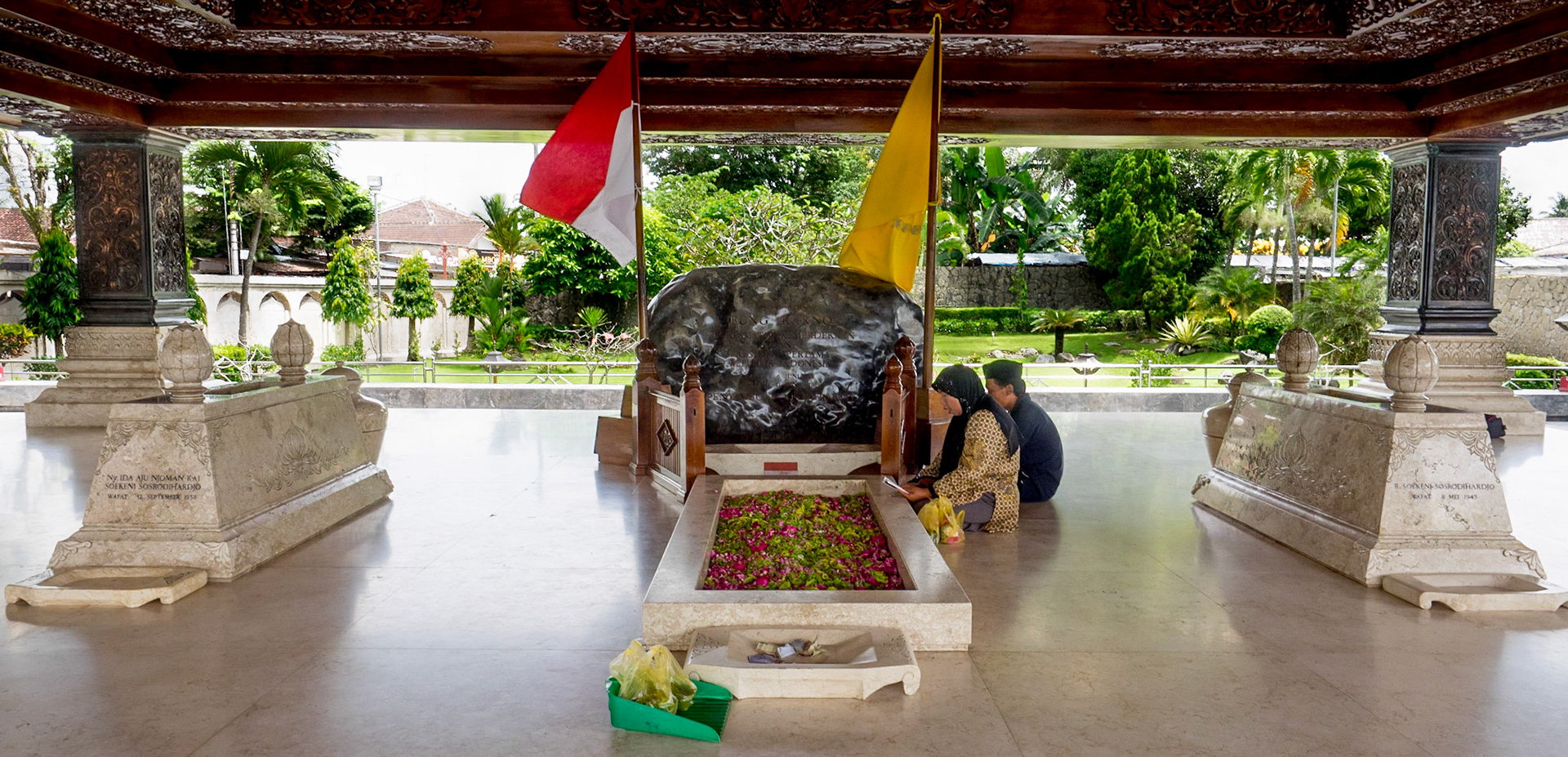 Sukarno's Tomb, Blitar