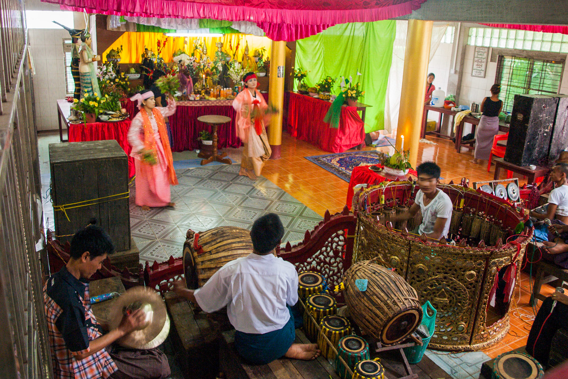 Pwe Dance, Hintha Gon Paya, Bago