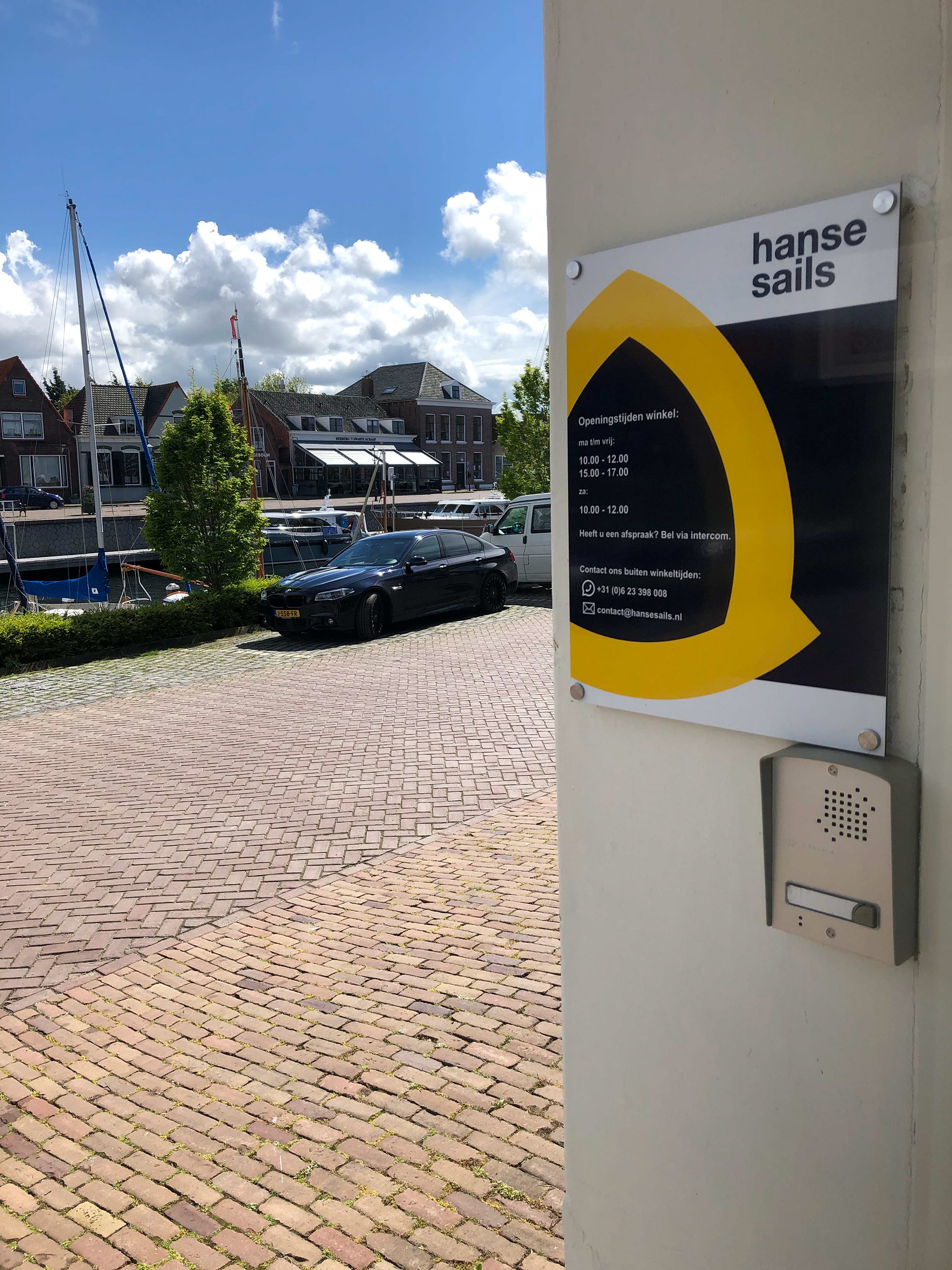 Openingstijden bord - Hanse Sails Zeilmakerij Brouwershaven