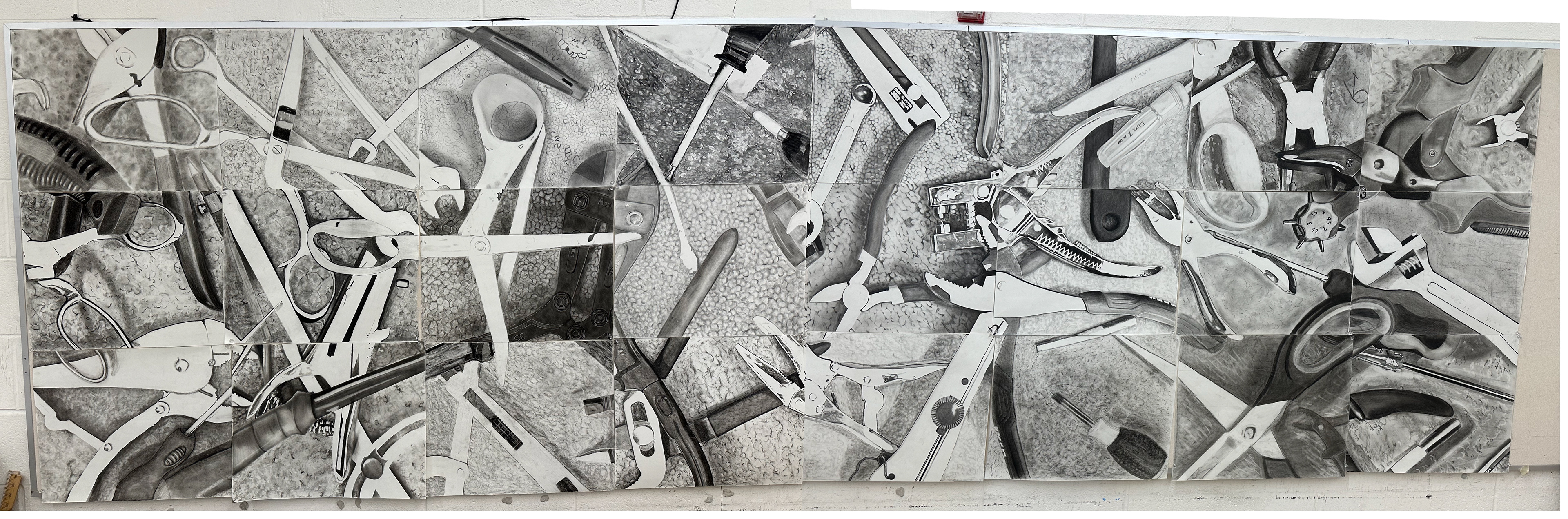 🖼 Drawing I — Group “Toolbox” Project 🎨 Charcoal 🧠 Collaborative collage examining texture, value range, and proportional relationships. 👥 Group assignment