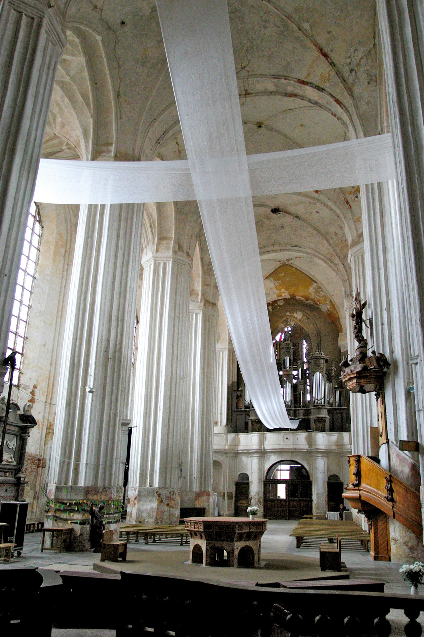 Vilniaus Ðv. Bernardino ir Ðv. Pranciðkaus (Bernardinø) baþnyèios interjeras.