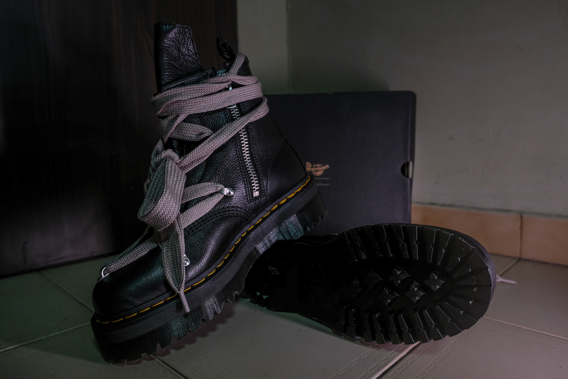 (Shoe not sponsored)