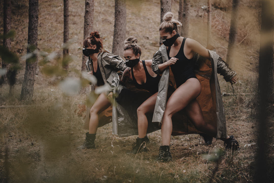 woman in mask, girls, acid rain , lorn, klip video, red pop dance creator