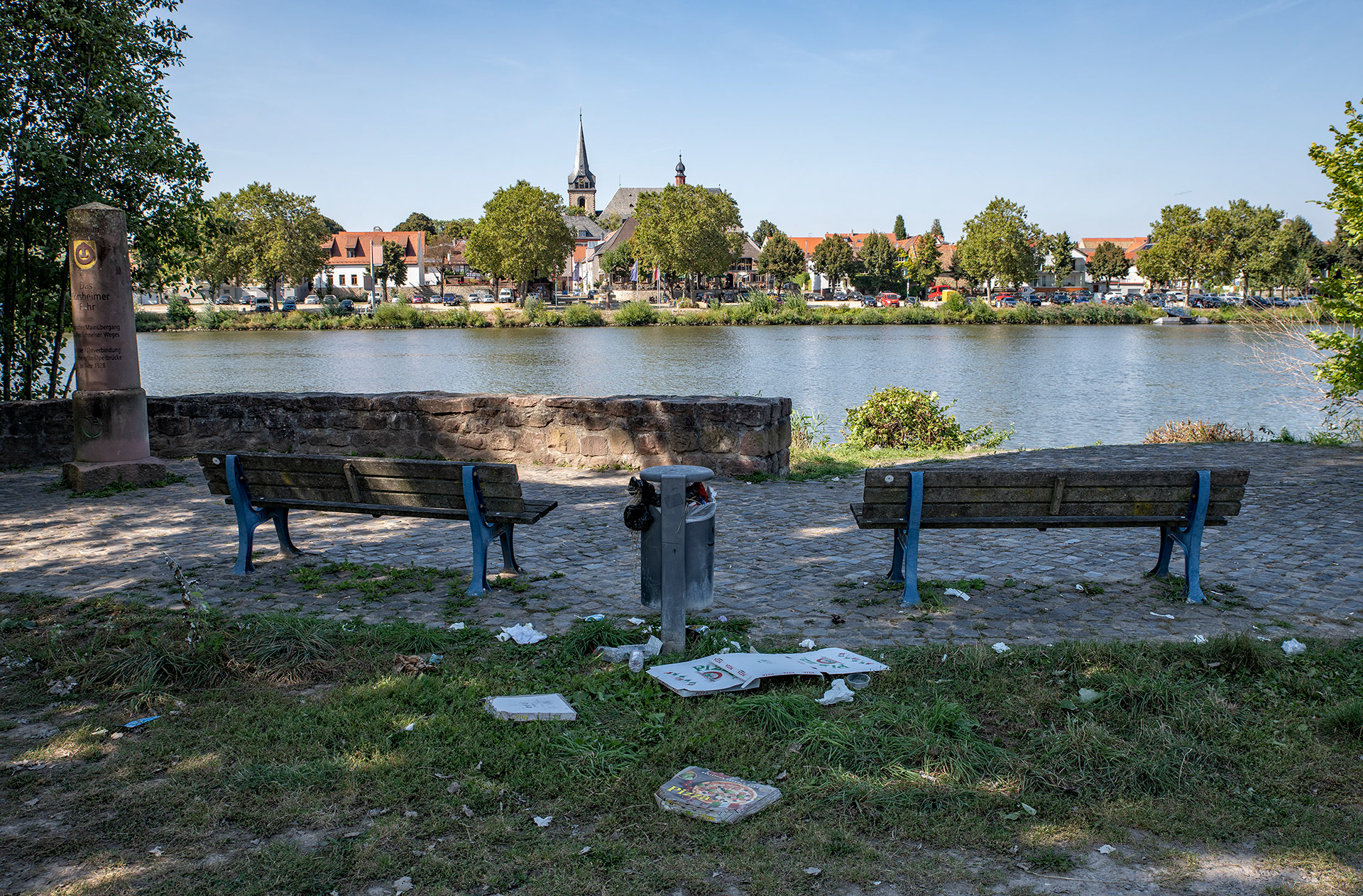 Aussicht - Flörsheimer Fahr, Blick auf Flörsheim - ©Klaus Ohlenschläger