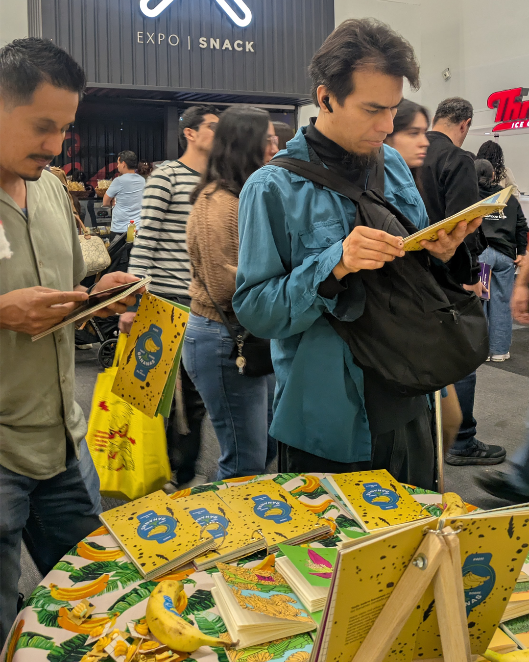 Salón del Cómic en la Feria Internacional del Libro de Guadalajara 2025 Comic Salon at the Guadalajara International Book Fair 2025