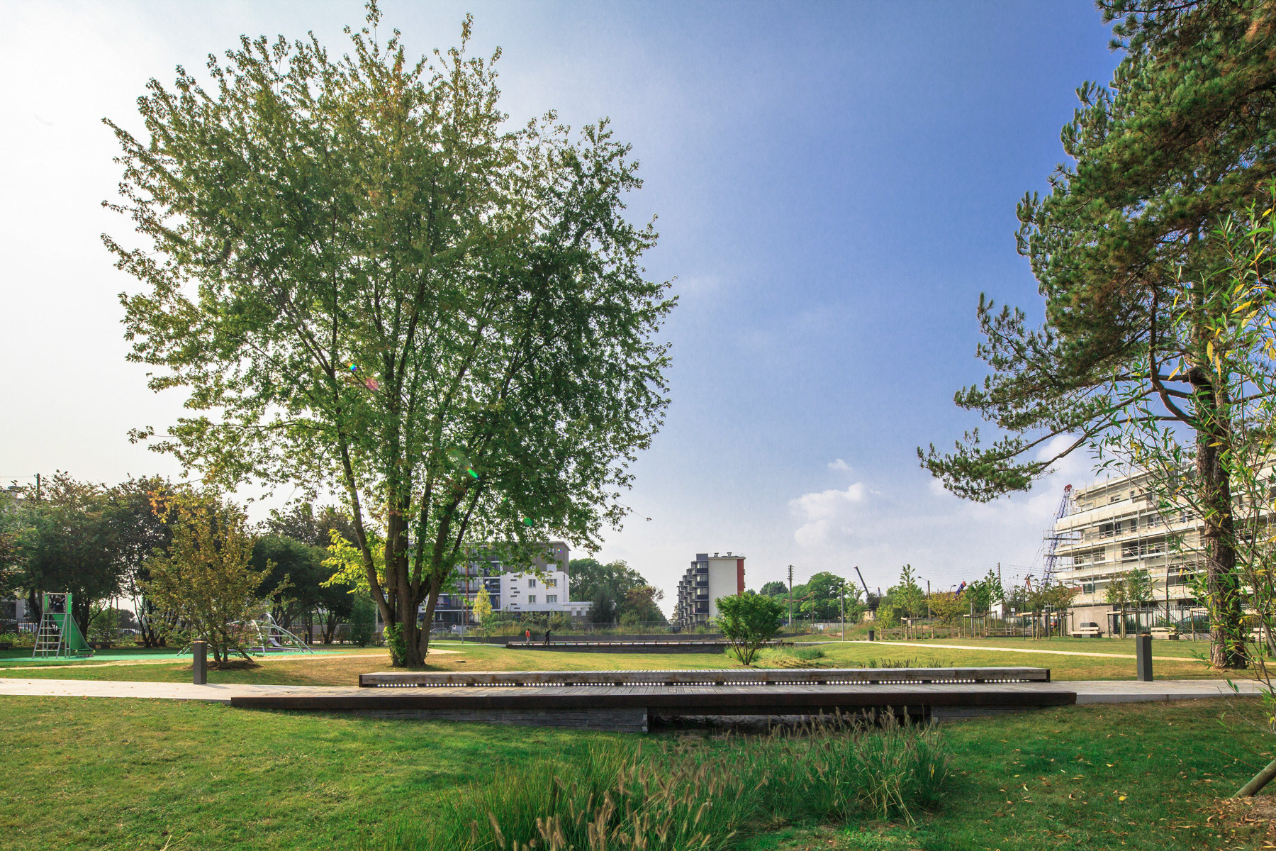 Quartier du Bord de l'Eau, Villeneuve-le-Roi • Florence Mercier Paysagiste