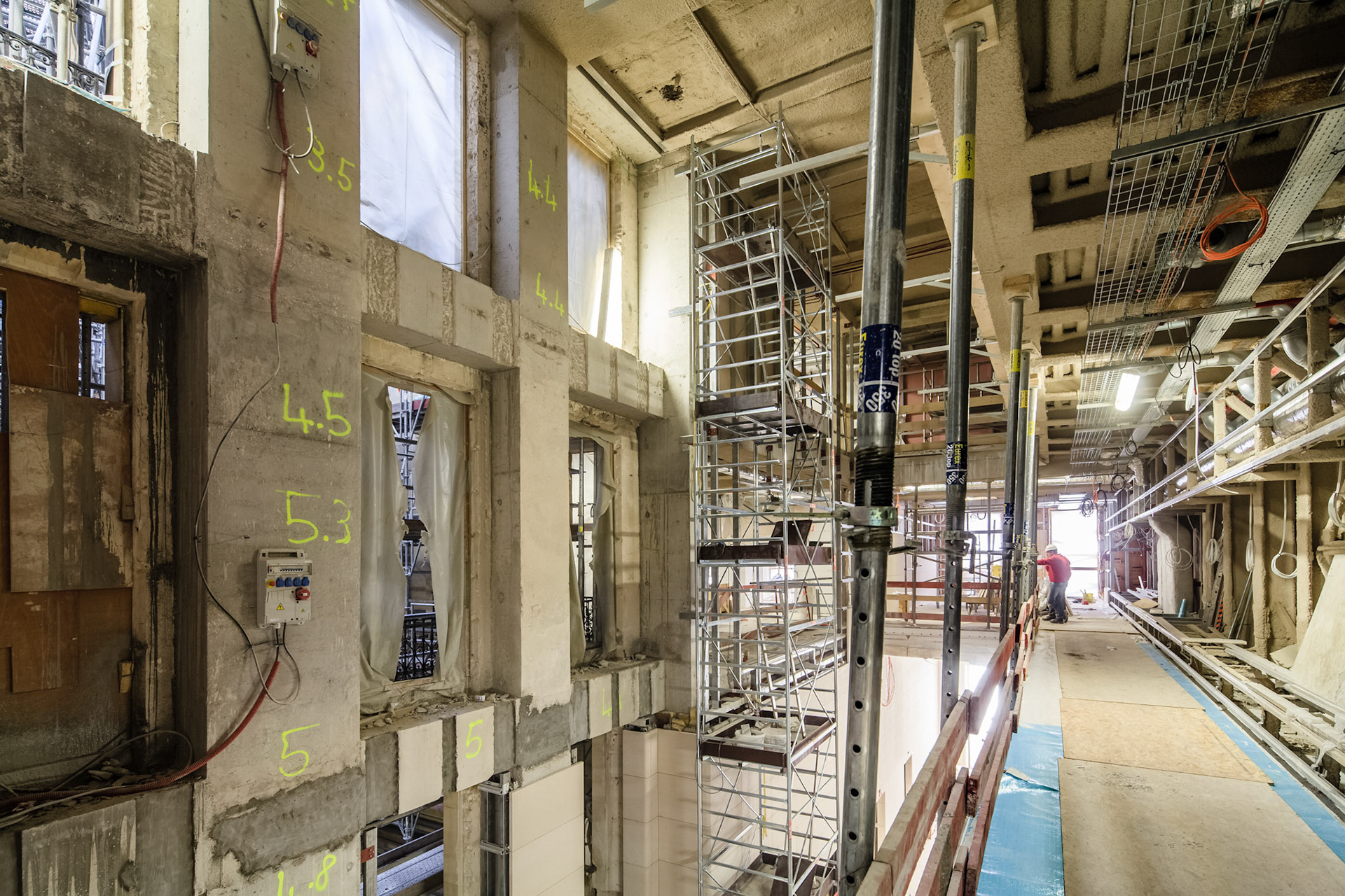 Apple Retail Store Champs Elysées, Paris
