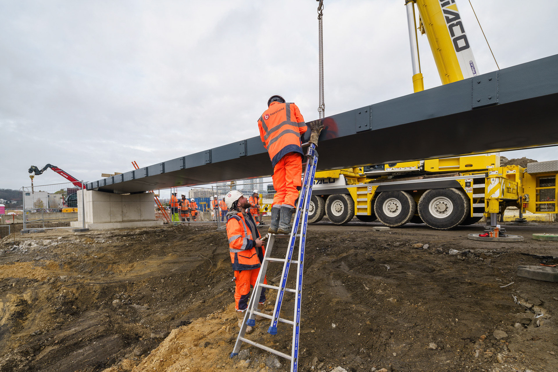 Pose des passerelles - Jardin de l'Ile Seguin, Boulogne-Billancourt