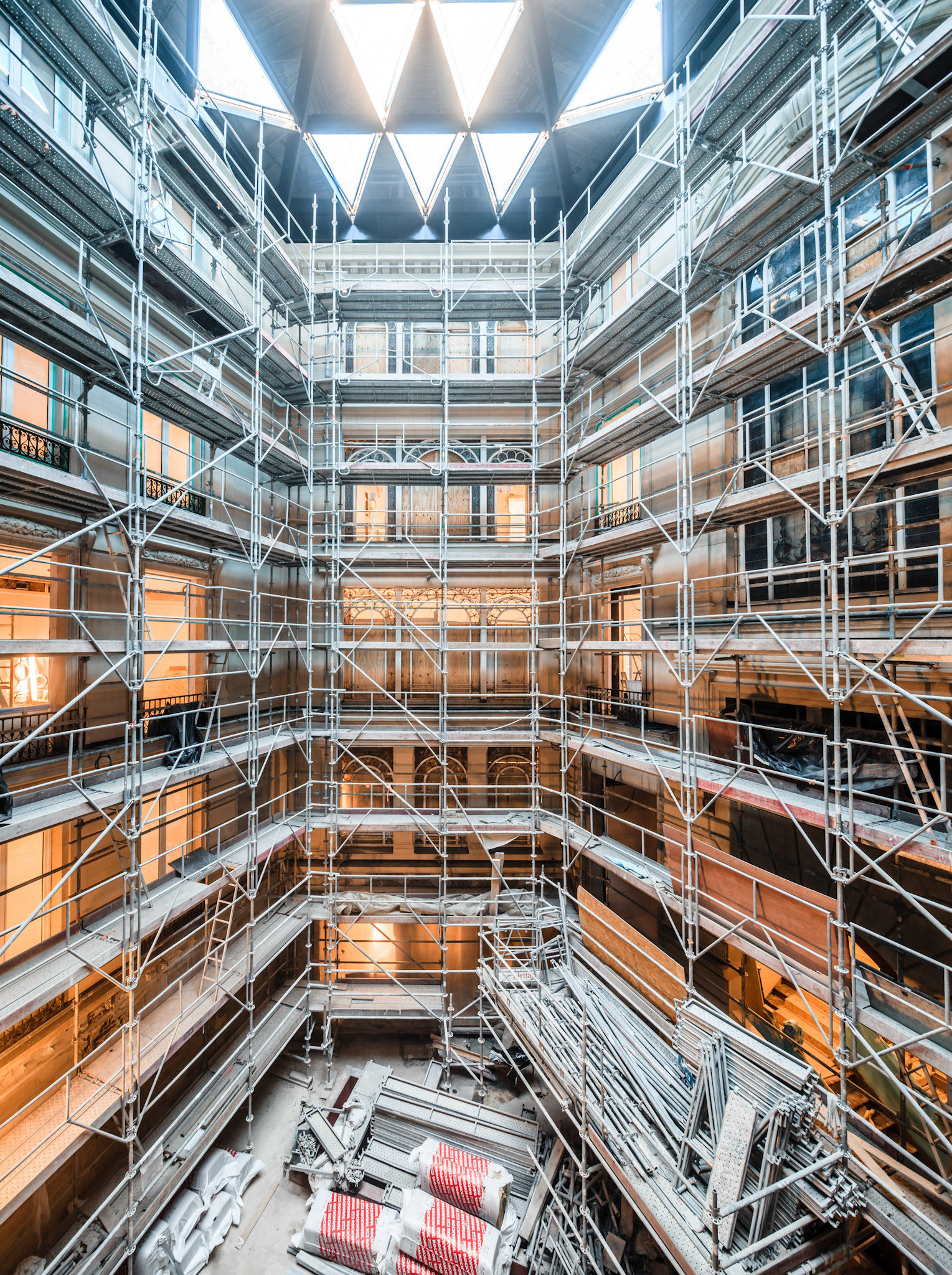 Apple Retail Store Champs Elysées, Paris