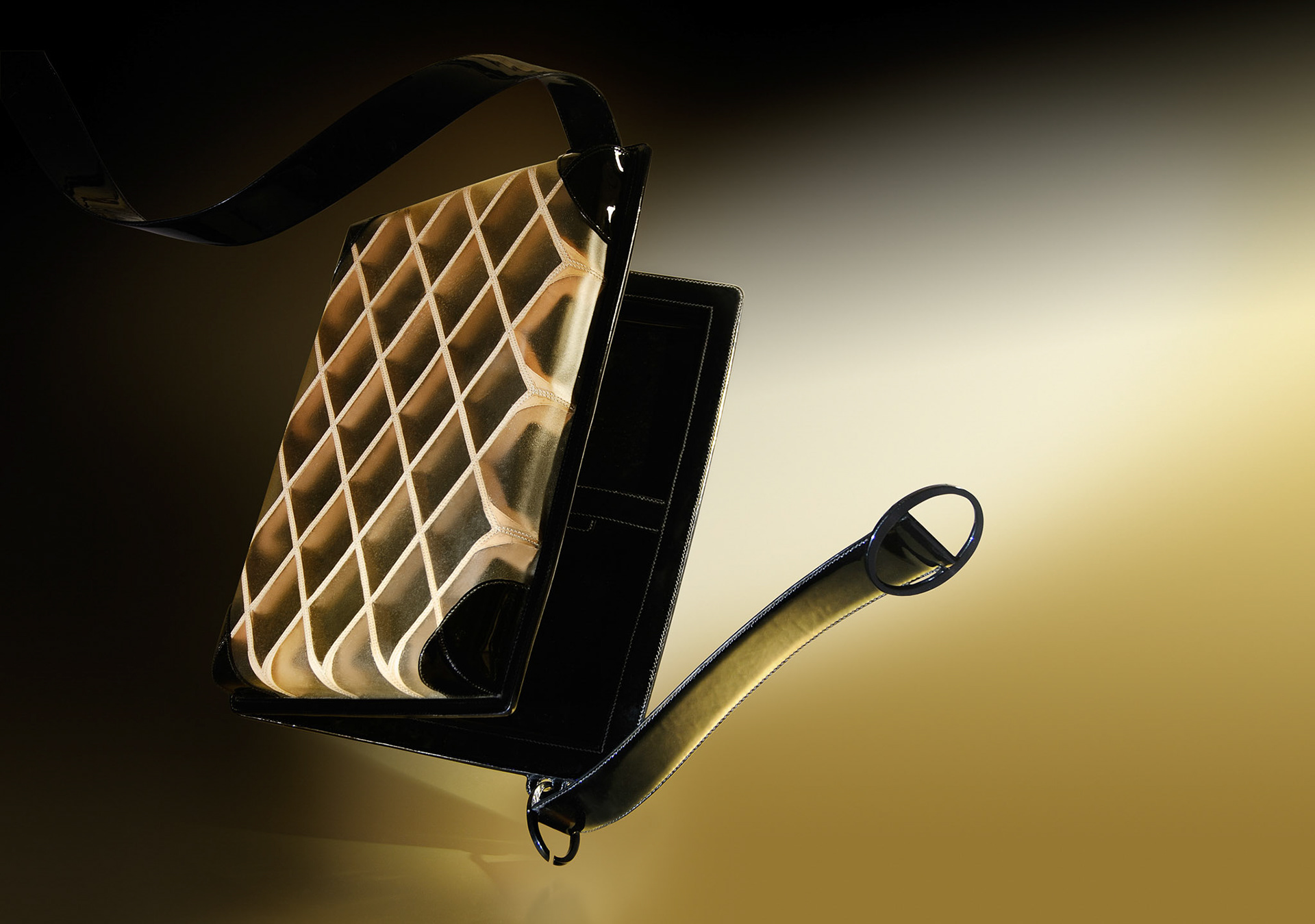 Didier Versavel • Honeycomb leather bag