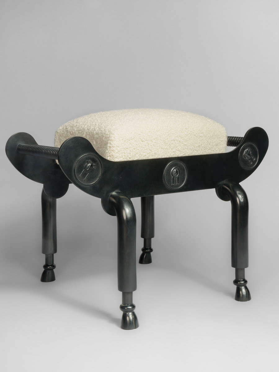 tabouret antique