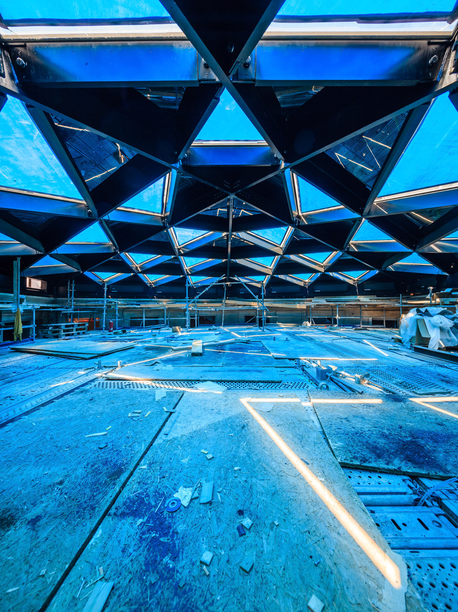 Apple Retail Store Champs Elysées, Paris
