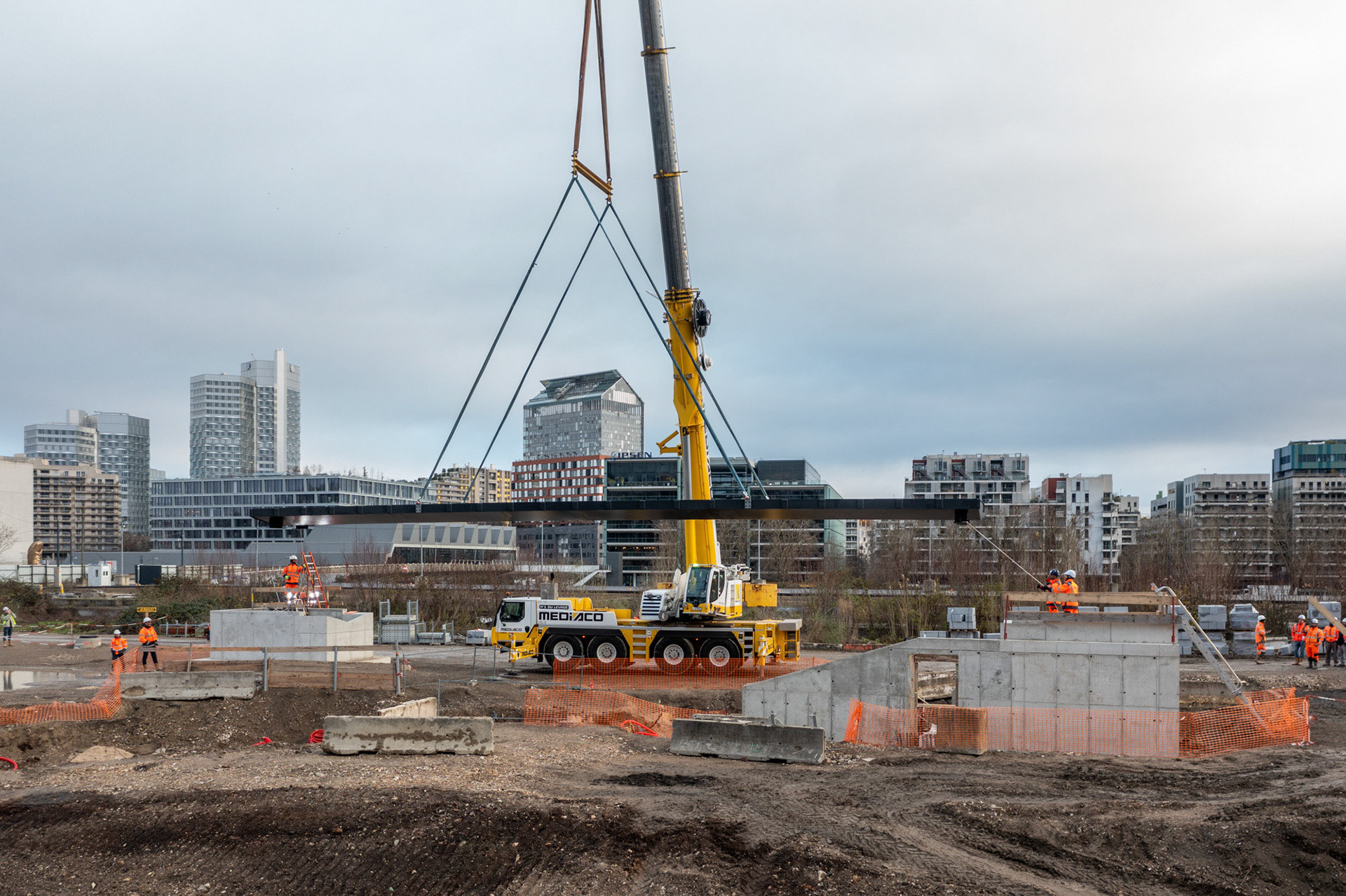 Pose des passerelles - Jardin de l'Ile Seguin, Boulogne-Billancourt