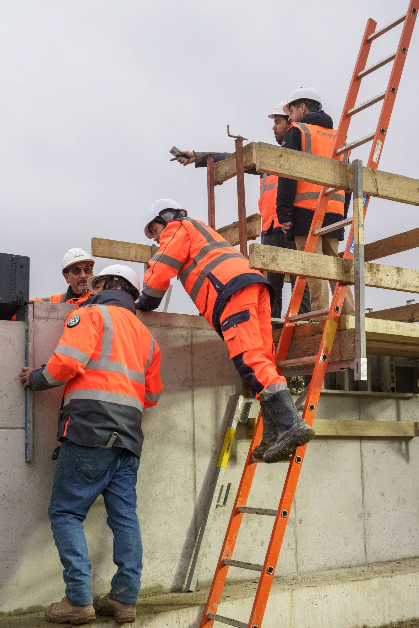 Pose des passerelles - Jardin de l'Ile Seguin, Boulogne-Billancourt