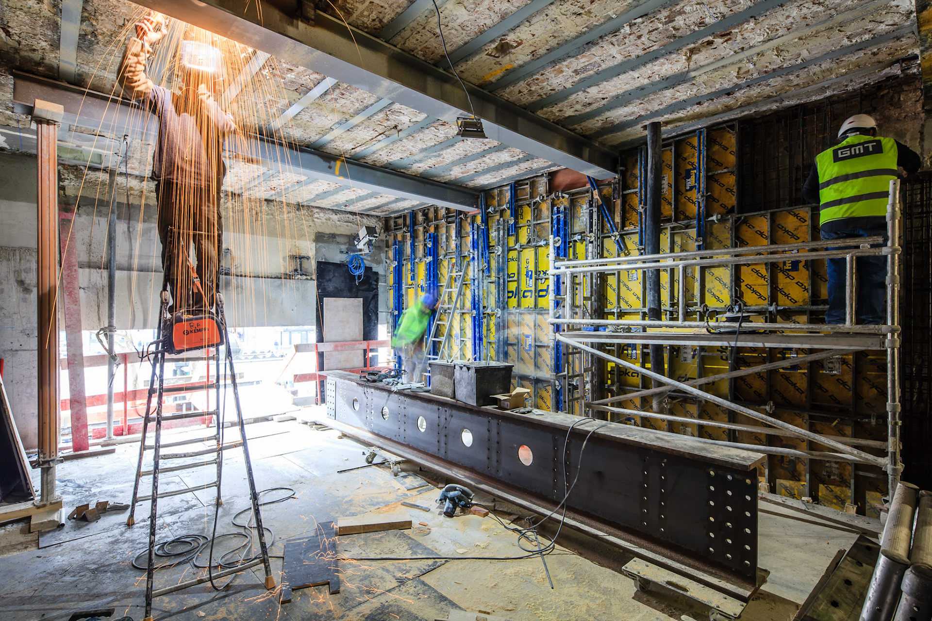 Apple Retail Store Champs Elysées, Paris