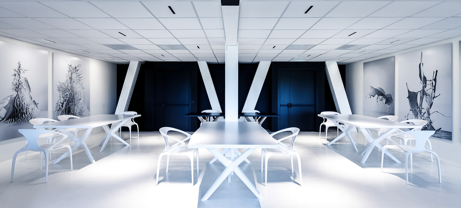 Roche Bobois • Jane tables and Ava chairs / Artworks by Jean-Jacques Pallot