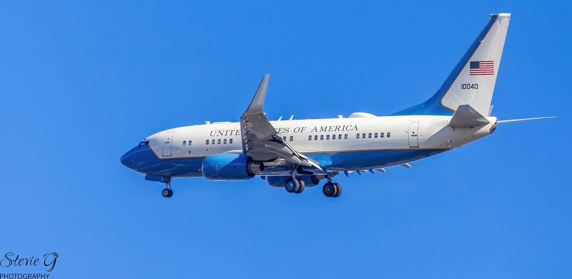 Boeing C-40B
