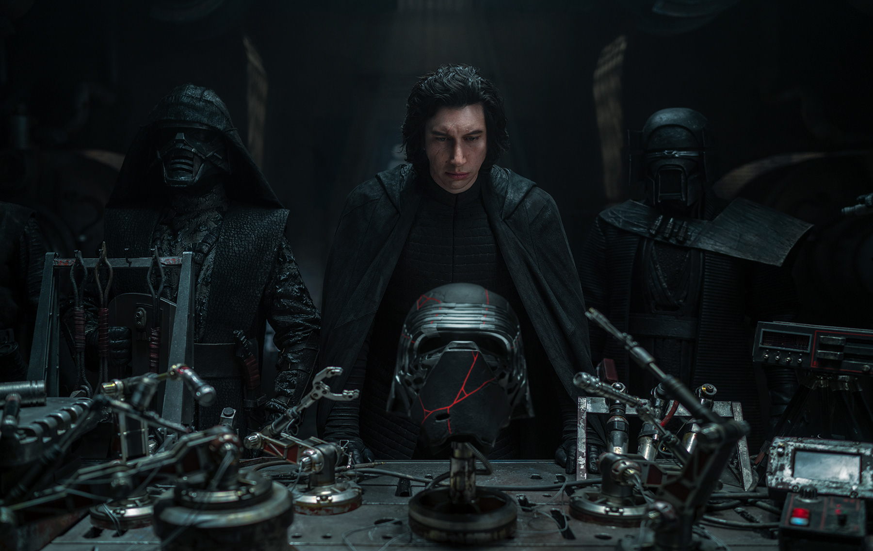 Star Wars: The Rise of Skywalker 2020 © Lucasfilm Ltd. & TM. All Rights Reserved. Photographer: Jonathan Olley
