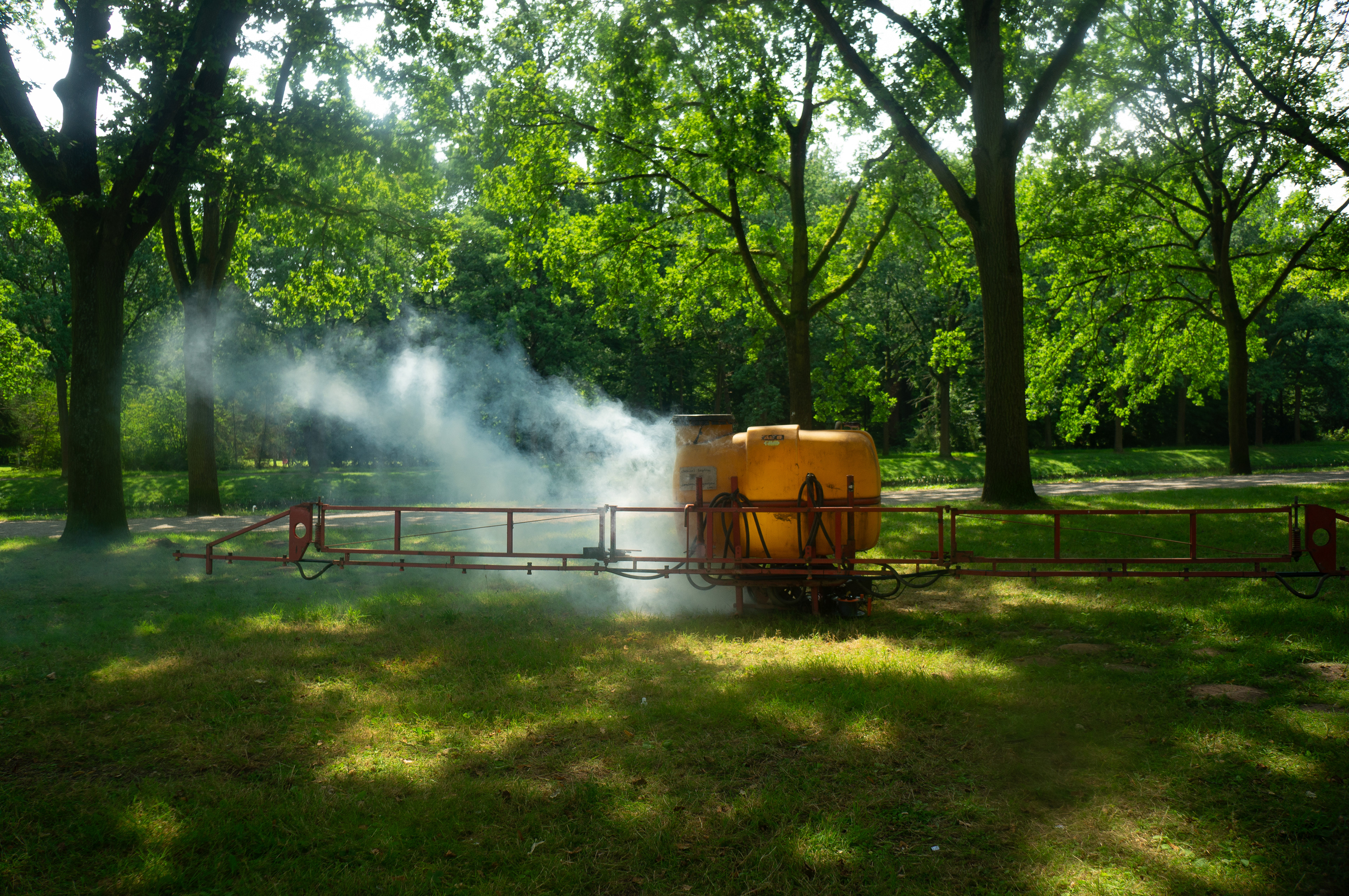 chemical baptism/ „crop protection“ sprayer, fog machine, light, sound/ field recording, pure data/ kassel/ 2024 https://mega.nz/file/87ExQC4D#CxT50lZYspLVUdOJMAPHzqwteLqH6_3_bQhygPGUWAw