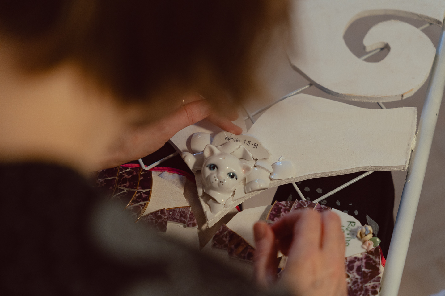 Kuvanveistäjä Maria Stereo työhuoneellaan