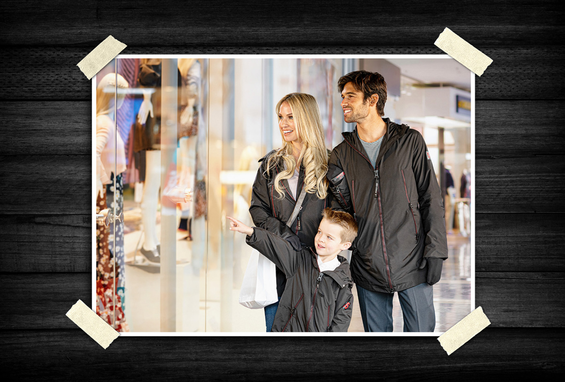 Lifestyle campaign centered around family interaction and everyday experiences.
