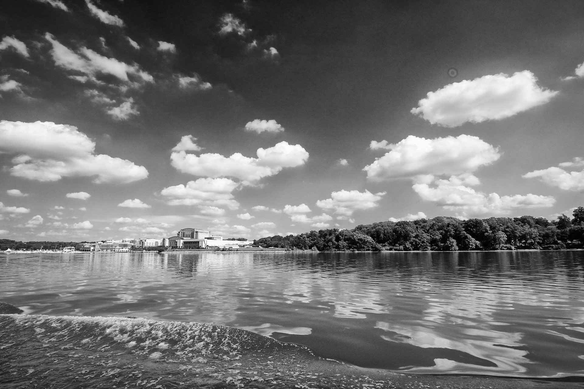 Gaylord Hotel sequence as take a boat ride along the Potomac River