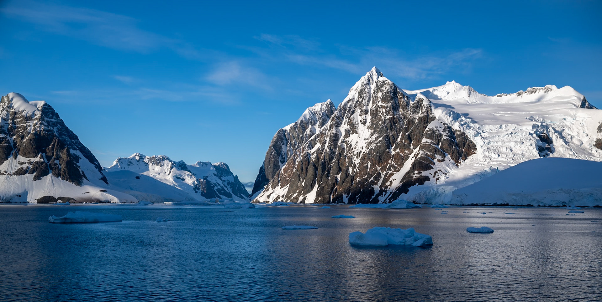 0730 - Lemaire Channel separating Booth Island from the Antartic continent is 800m (0.5mi) at its narrrowest. First navigated in c.1898... and most recently - this day :-D