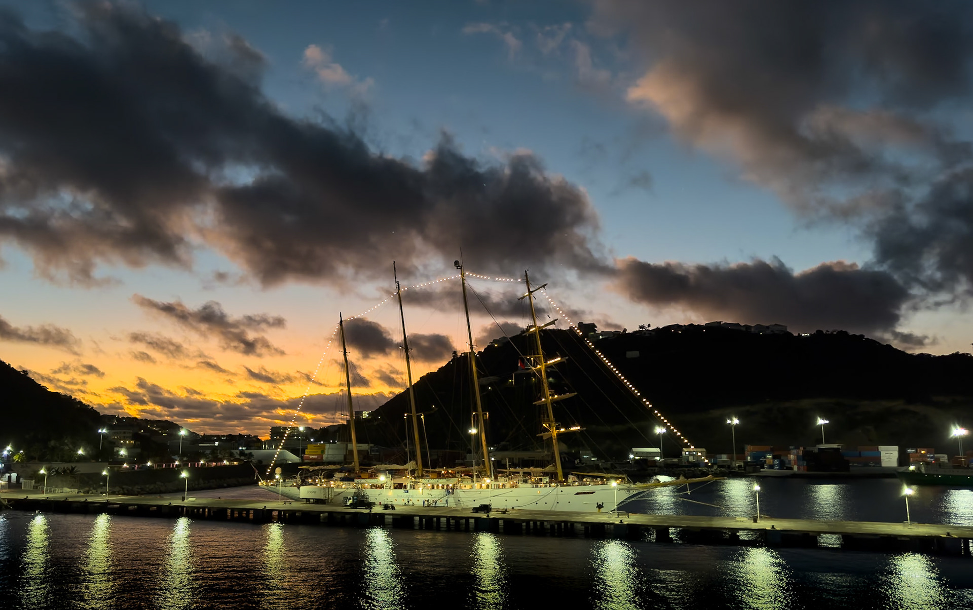 farewell sunrise as we prepare for breakfast and get ready to depart the Wind Surf for one last adventure before heading home