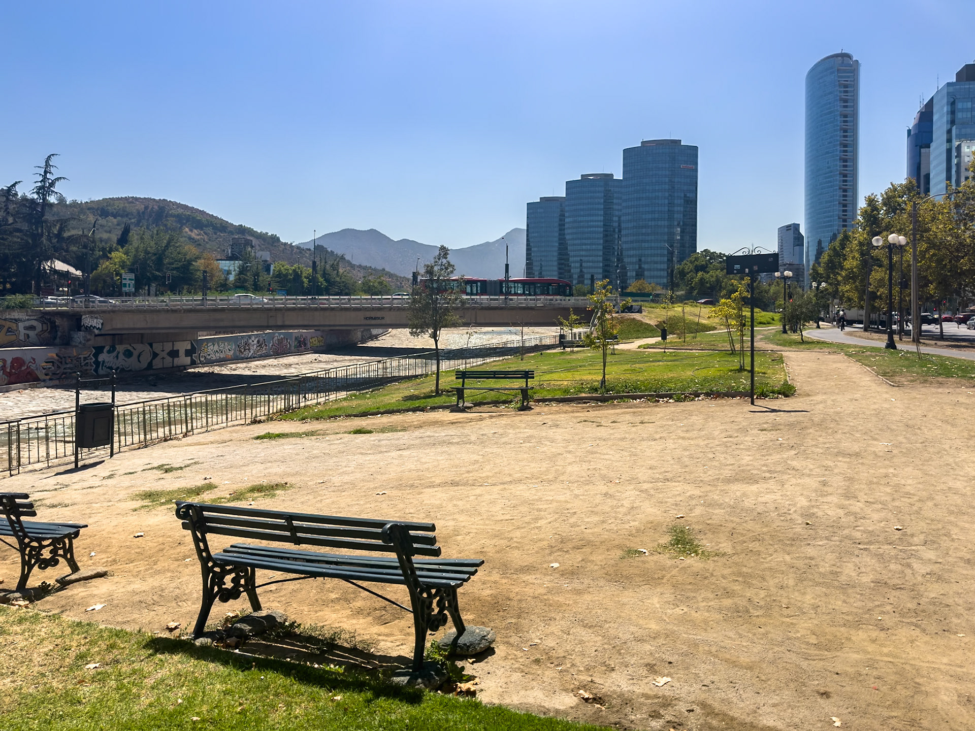 One last shot from Santiago - ack! Some of the worst uburan waterfront design in a major world city I've ever experienced.