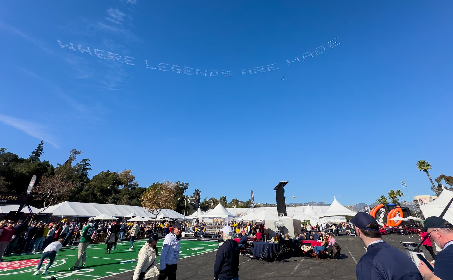 At the Rose Bowl tailgate party ... 'Bama was writing graffiti in the sky,