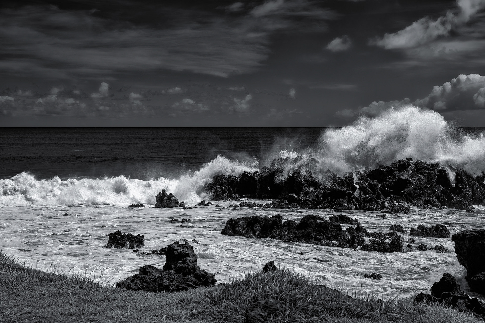 The requisite breaking surf pic as we stroll the buzzing metropolis of Hanga Roa :-D