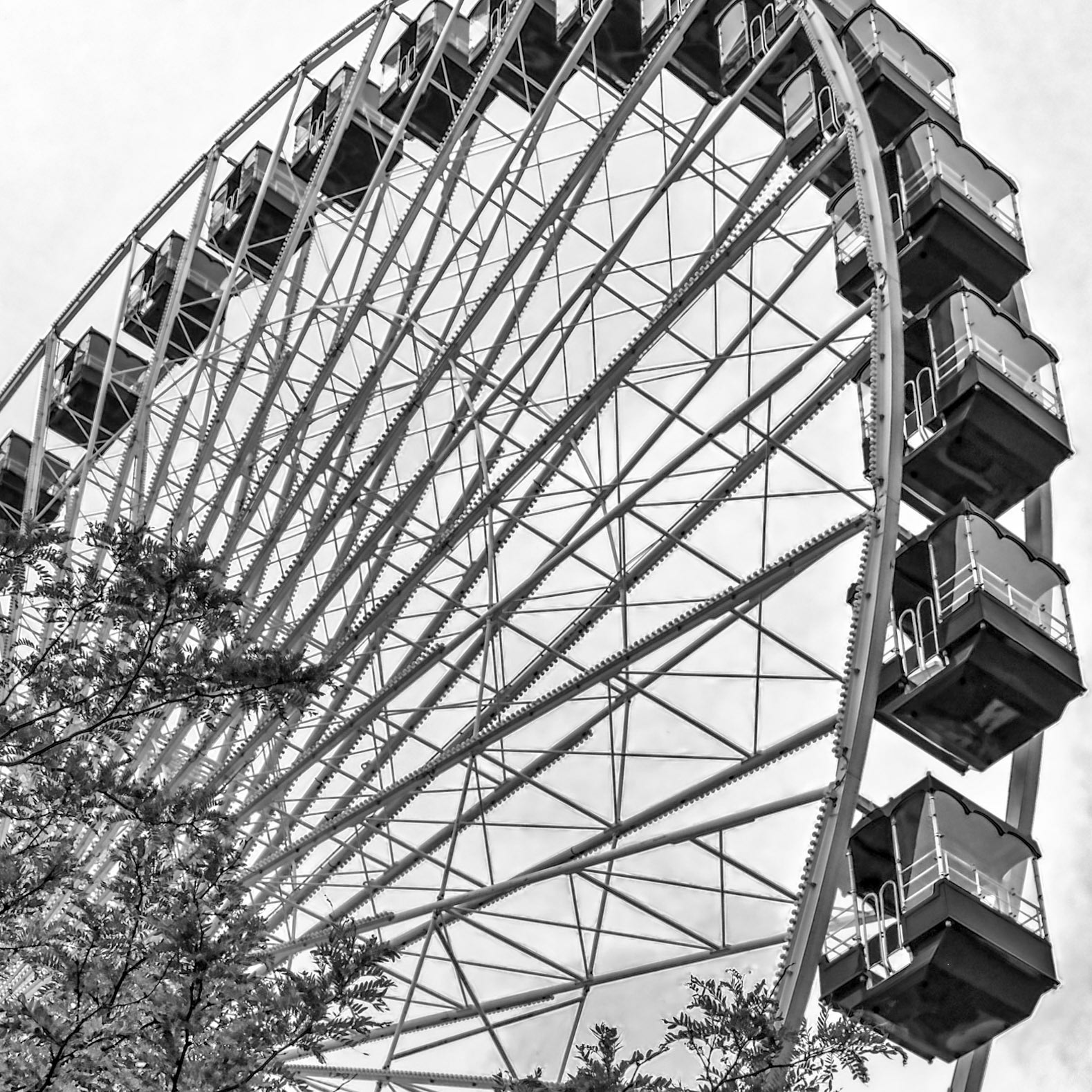 The ferris wheel at Navy Pier in Chicago, IL, on Lake Michigan