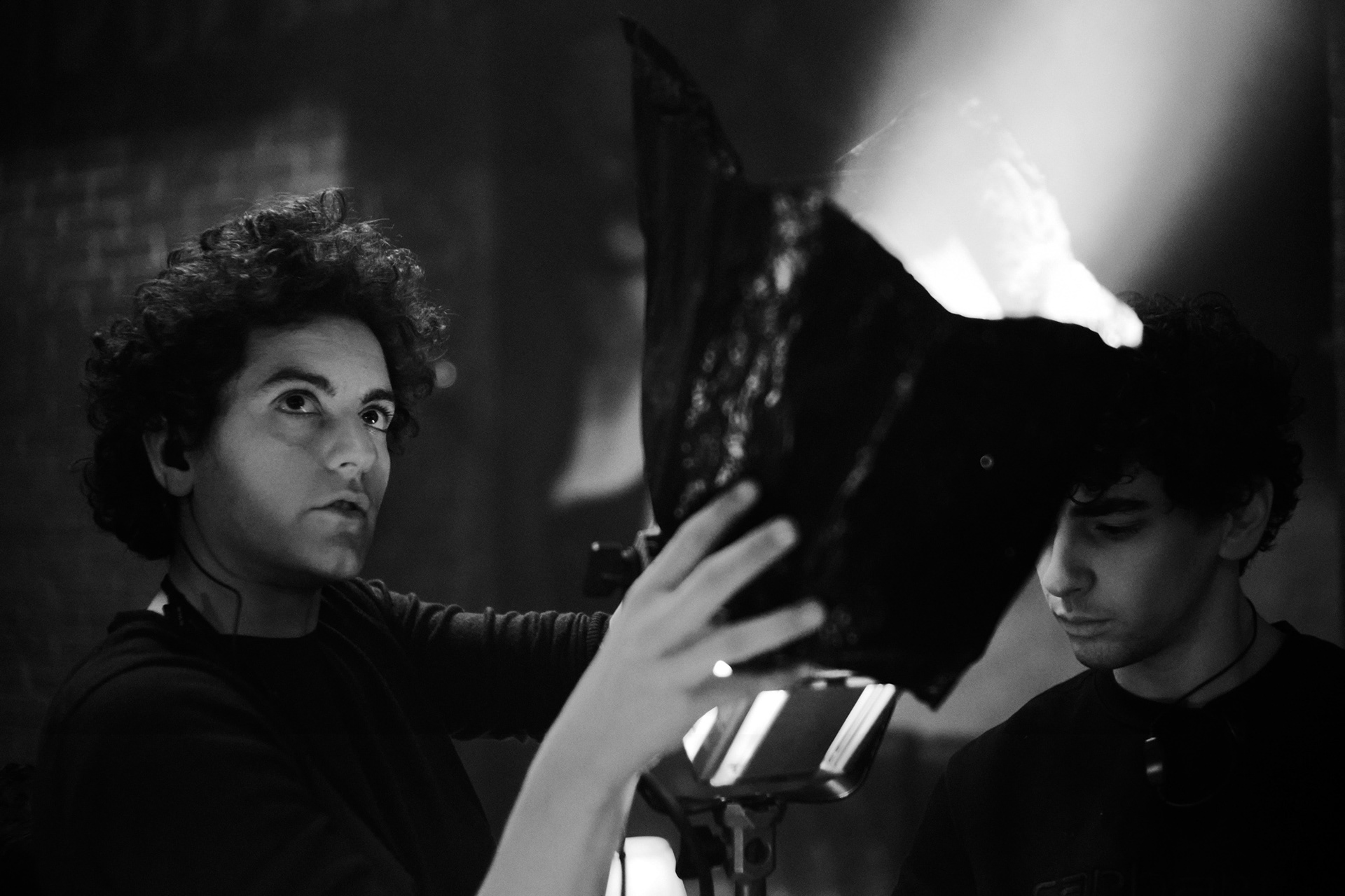 Mariore Manneville, cheffe électricienne, sur le tournage du court métrage « L’Etoile »