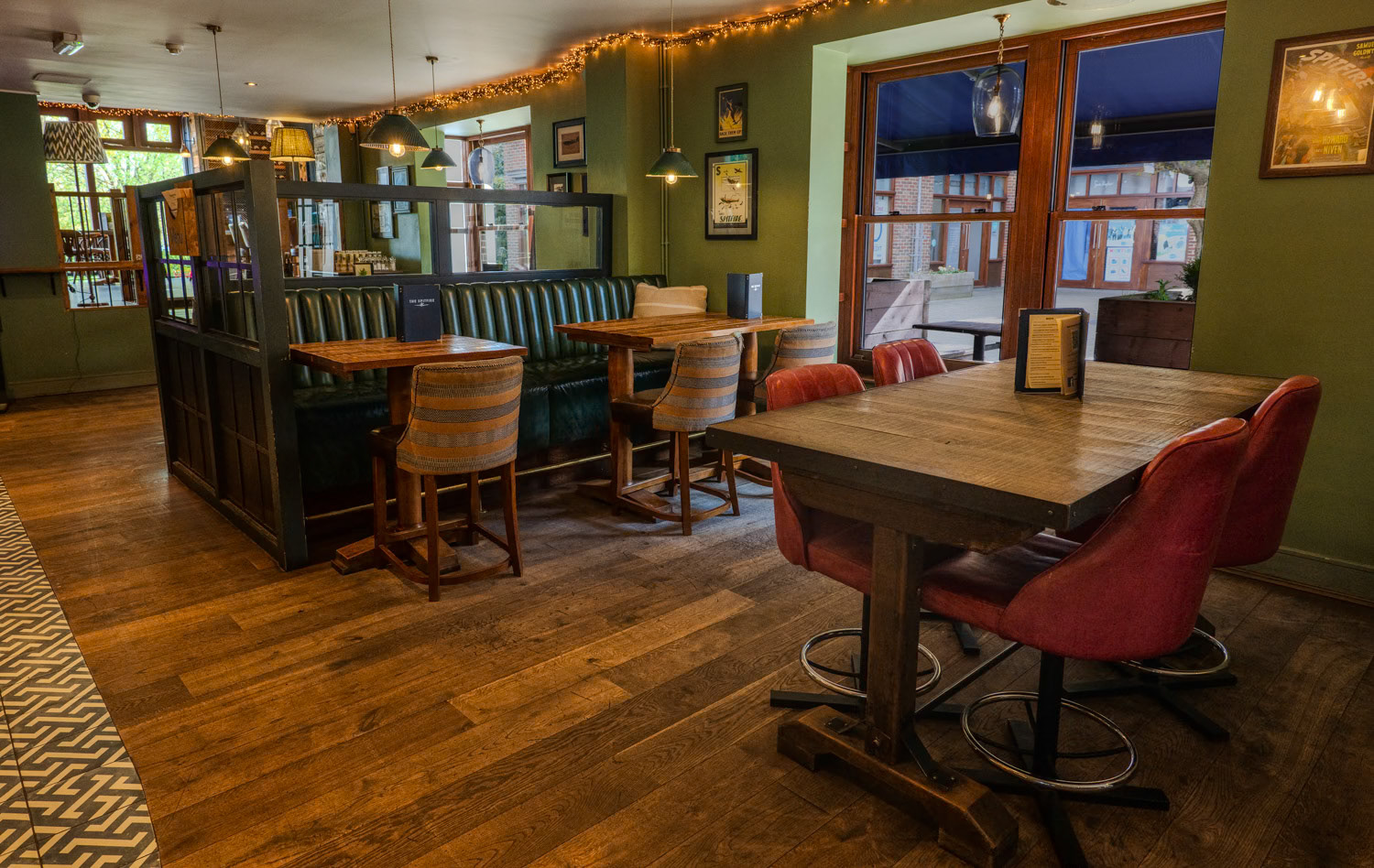 Interior - The Spitfire in Kings Hill