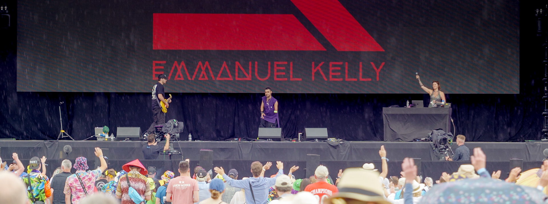 Emmanuel Kelly on stage at the Isle of Wight Festival 2025