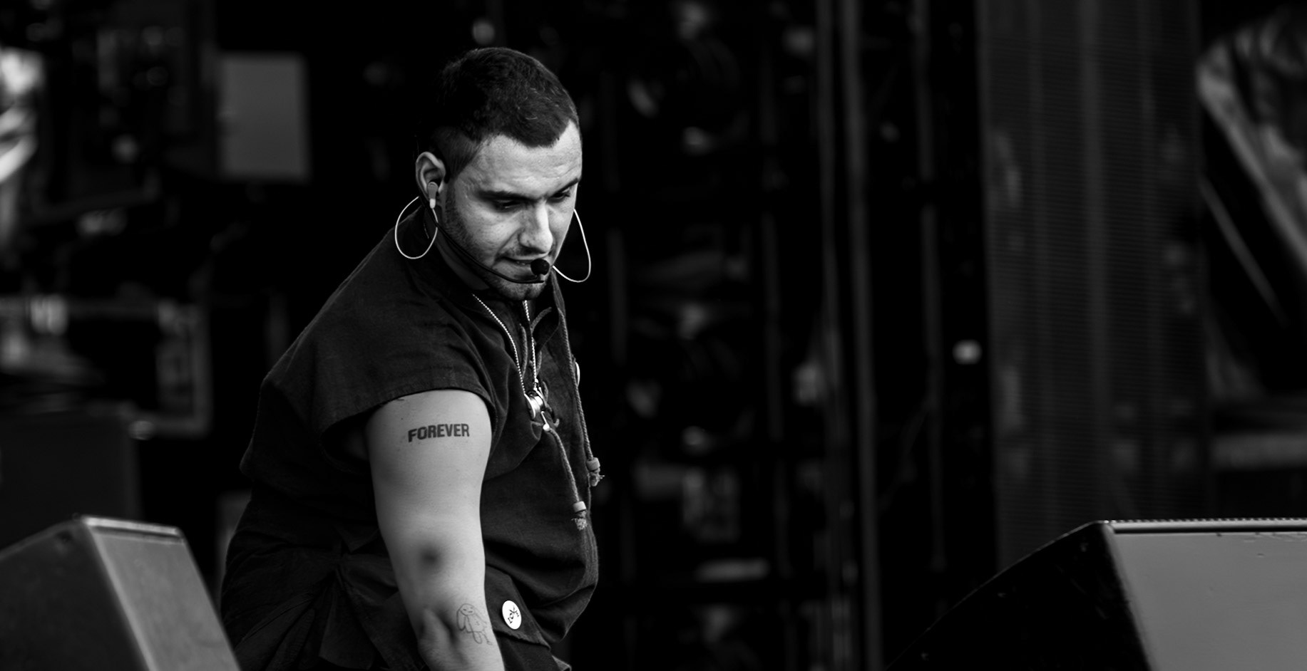 Emmanuel Kelly on stage at the Isle of Wight Festival 2025